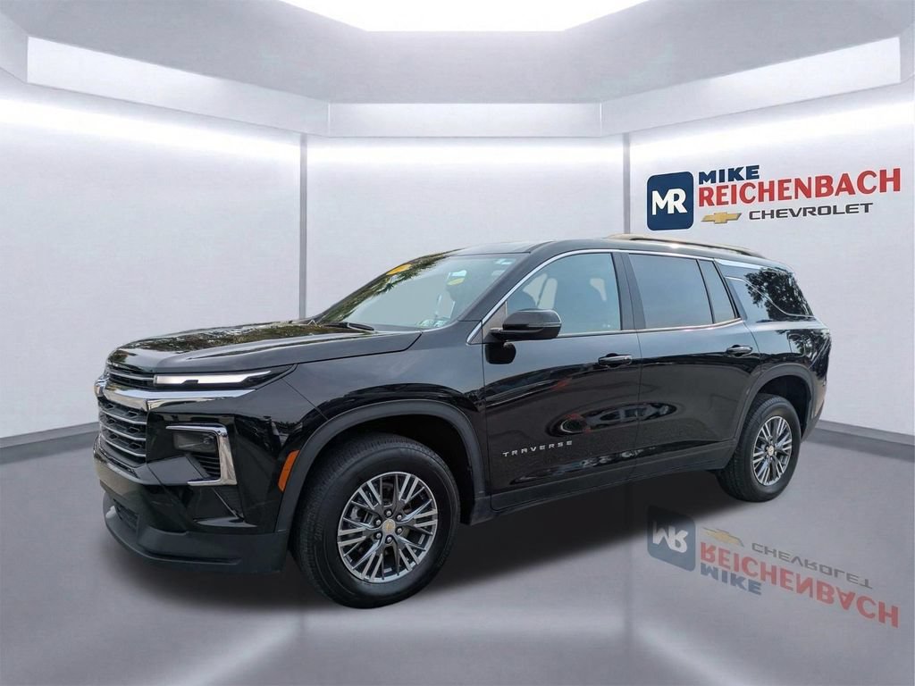 Used 2025 Chevrolet Traverse LT AWD/4WD image 8