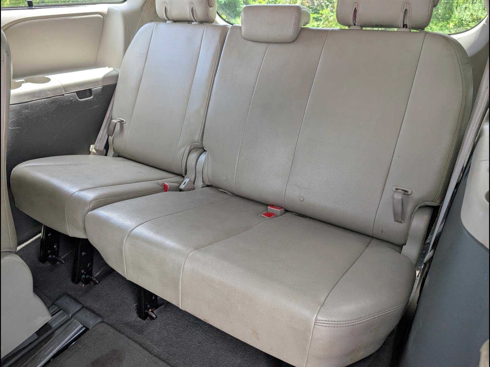 Used 2011 Toyota Sienna XLE w/ Entertainment Pkg FWD image 17
