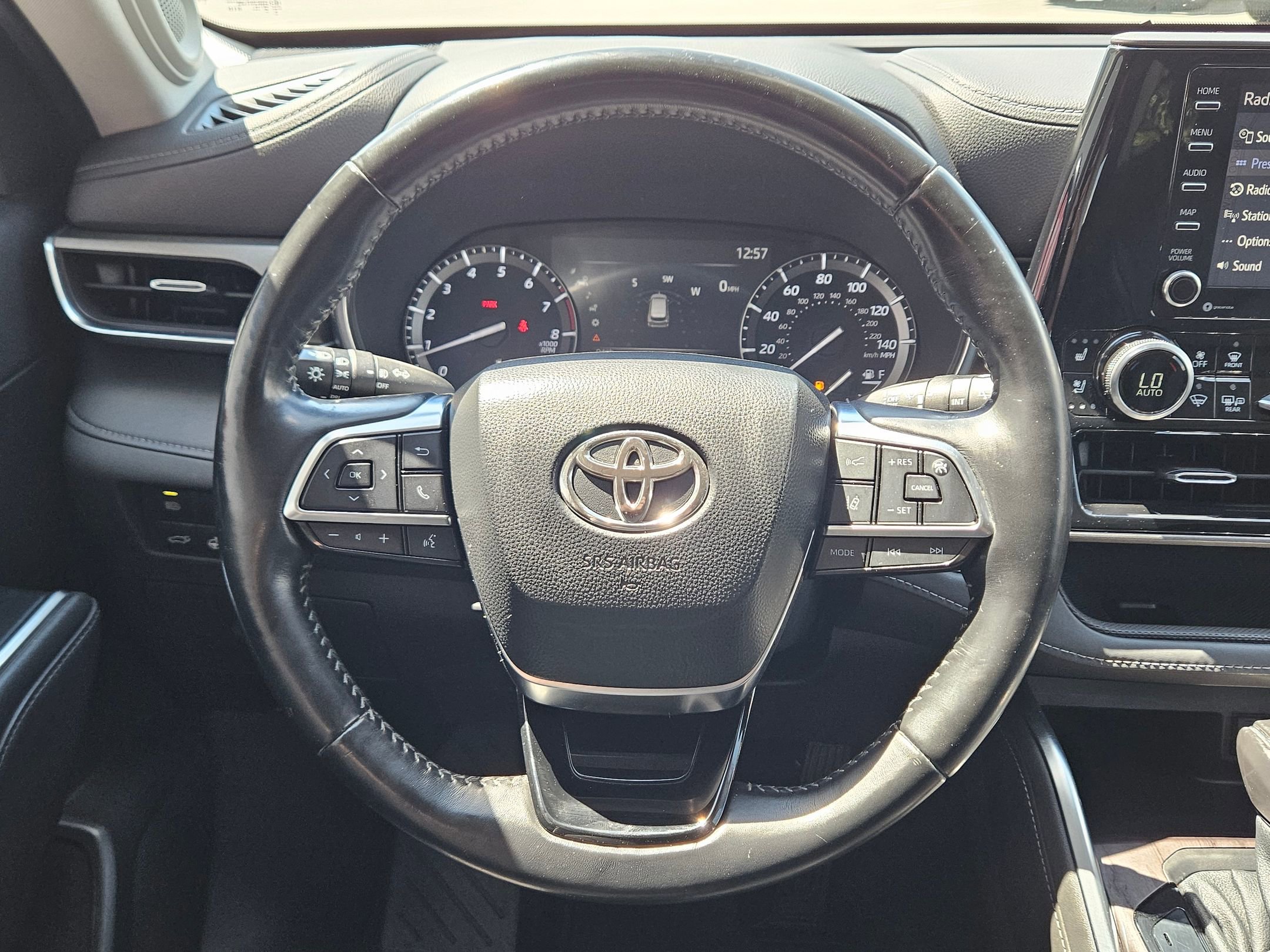 Used 2020 Toyota Highlander Limited image 15
