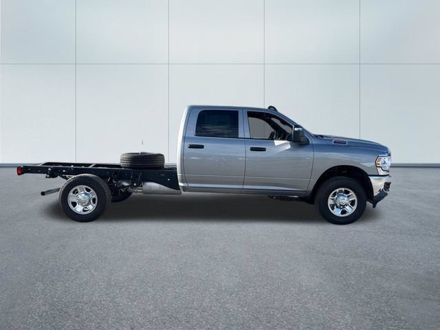Used 2023 RAM 3500 Tradesman w/ Chrome Appearance Group AWD/4WD image 11