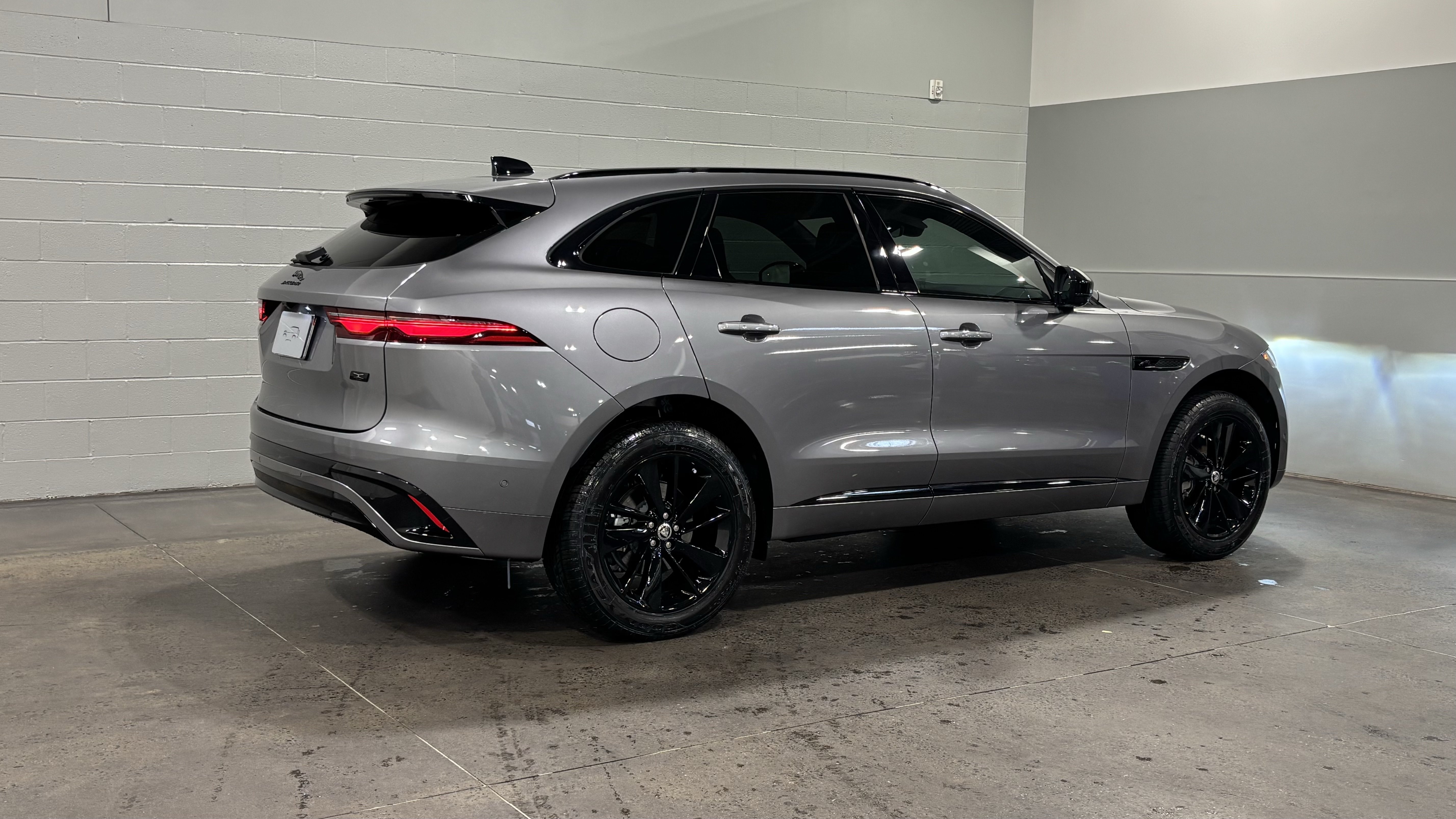 New 2026 Jaguar F-PACE R-Dynamic S AWD/4WD image 2