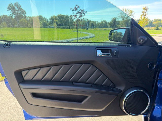 Used 2013 Ford Mustang GT Premium w/ Electronics Pkg RWD image 13