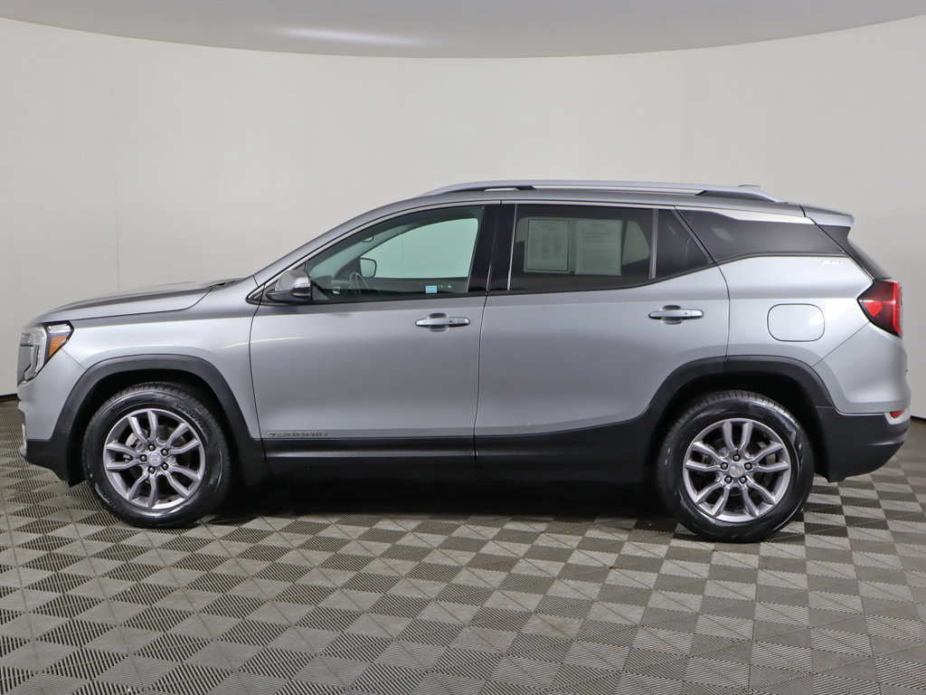 Used 2024 GMC Terrain SLT AWD/4WD image 16