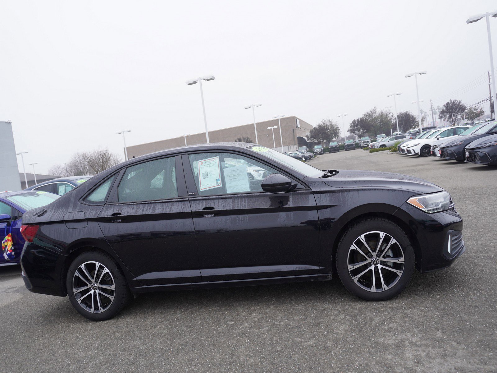 Used 2023 Volkswagen Jetta Sport image 4
