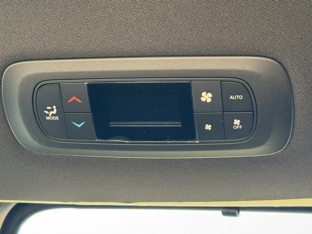 New 2026 Chrysler Pacifica Select image 32