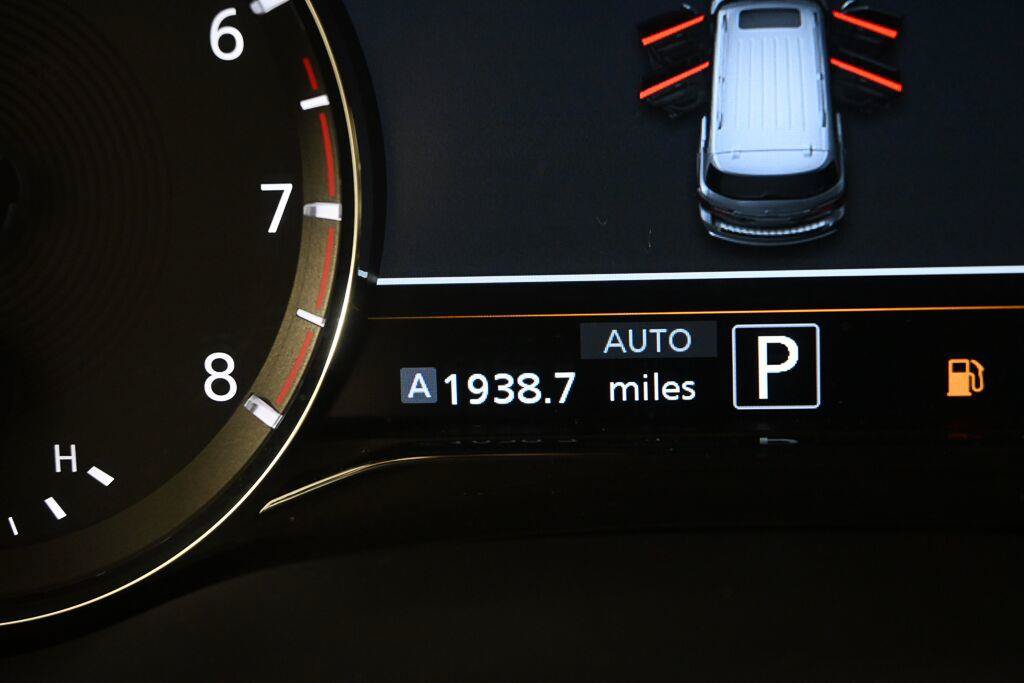 Used 2024 INFINITI QX80 Sensory AWD/4WD image 13