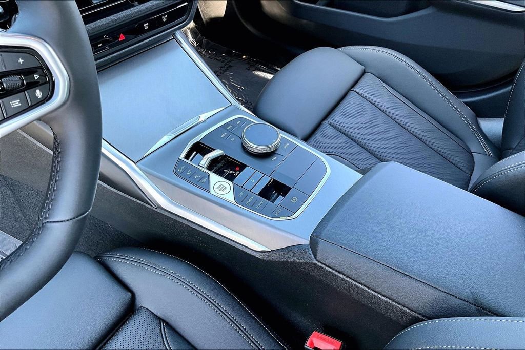 Used 2026 BMW 330i Sedan w/ M Sport Package image 13