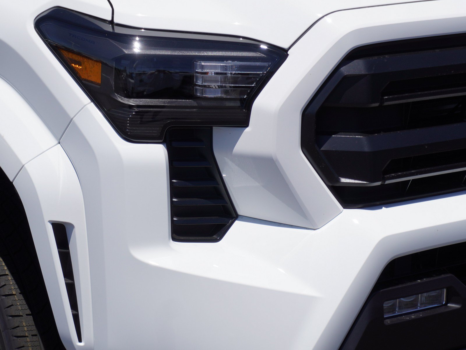 New 2026 Toyota Tacoma SR5 AWD/4WD image 3