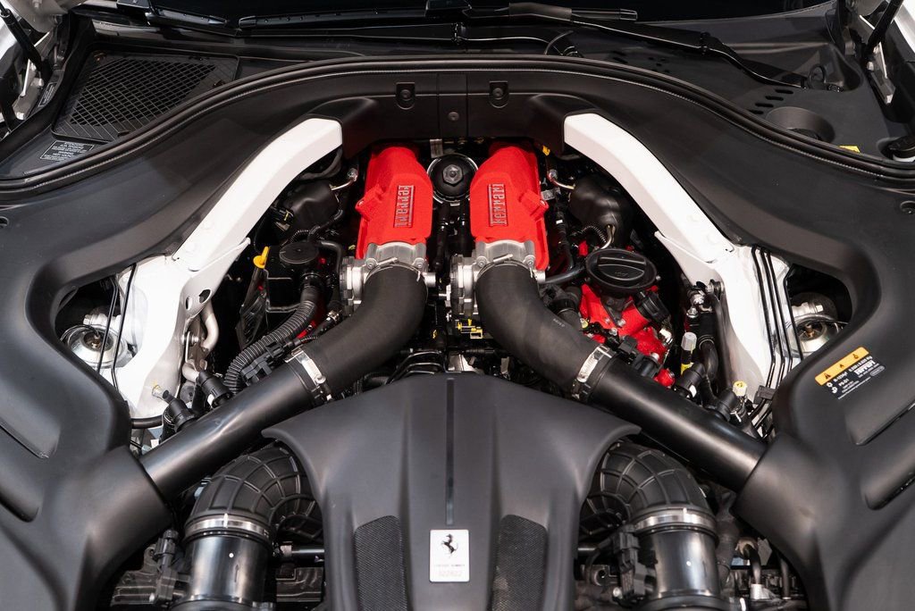 Certified 2025 Ferrari Roma Spider RWD image 21