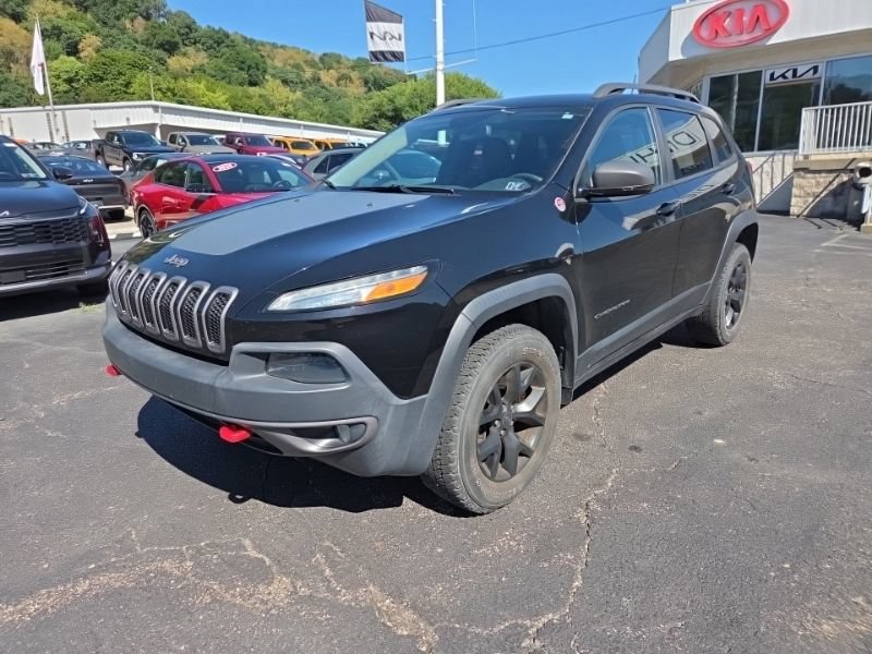 Used 2018 Jeep Cherokee Trailhawk AWD/4WD image 3