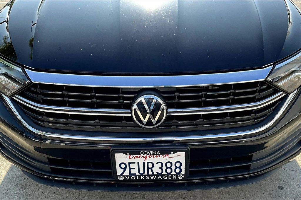 Used 2023 Volkswagen Jetta SE w/ Panoramic Sunroof Package image 31