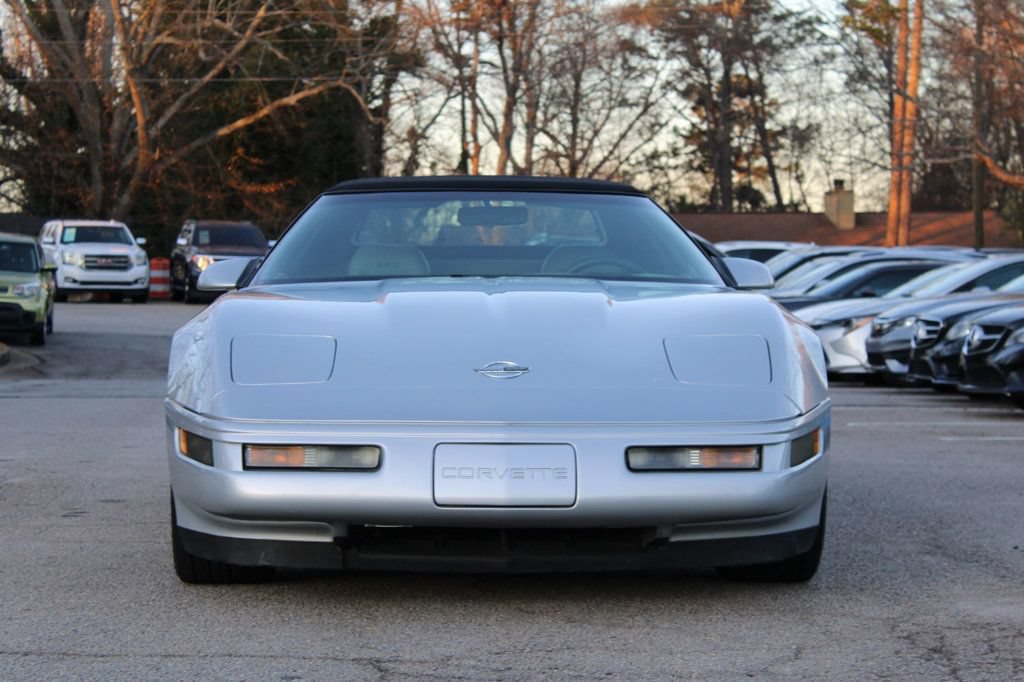 Used 1996 Chevrolet Corvette Convertible RWD image 2