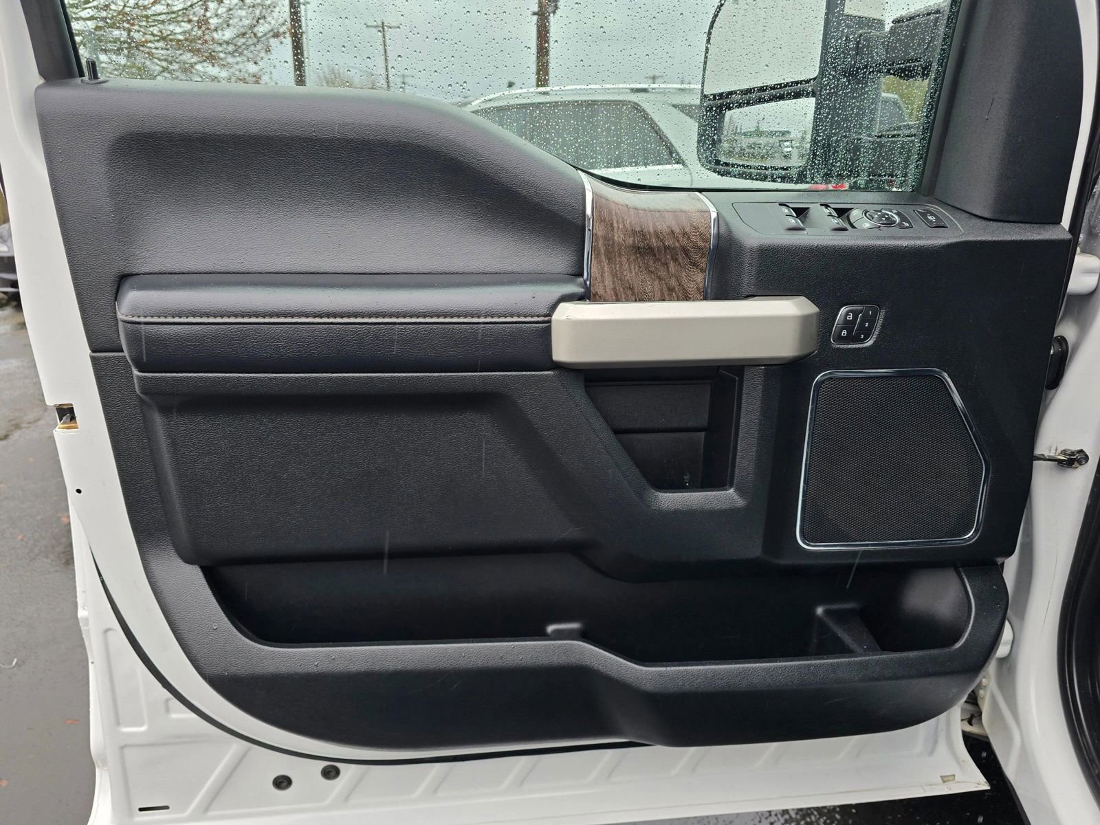 Used 2019 Ford F250 Lariat w/ Lariat Value Package AWD/4WD image 18