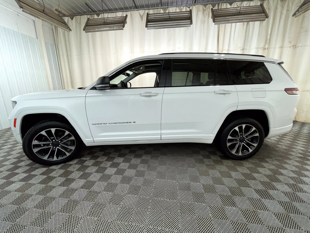 Used 2021 Jeep Grand Cherokee L Overland w/ Advanced Protech Group III AWD/4WD image 24