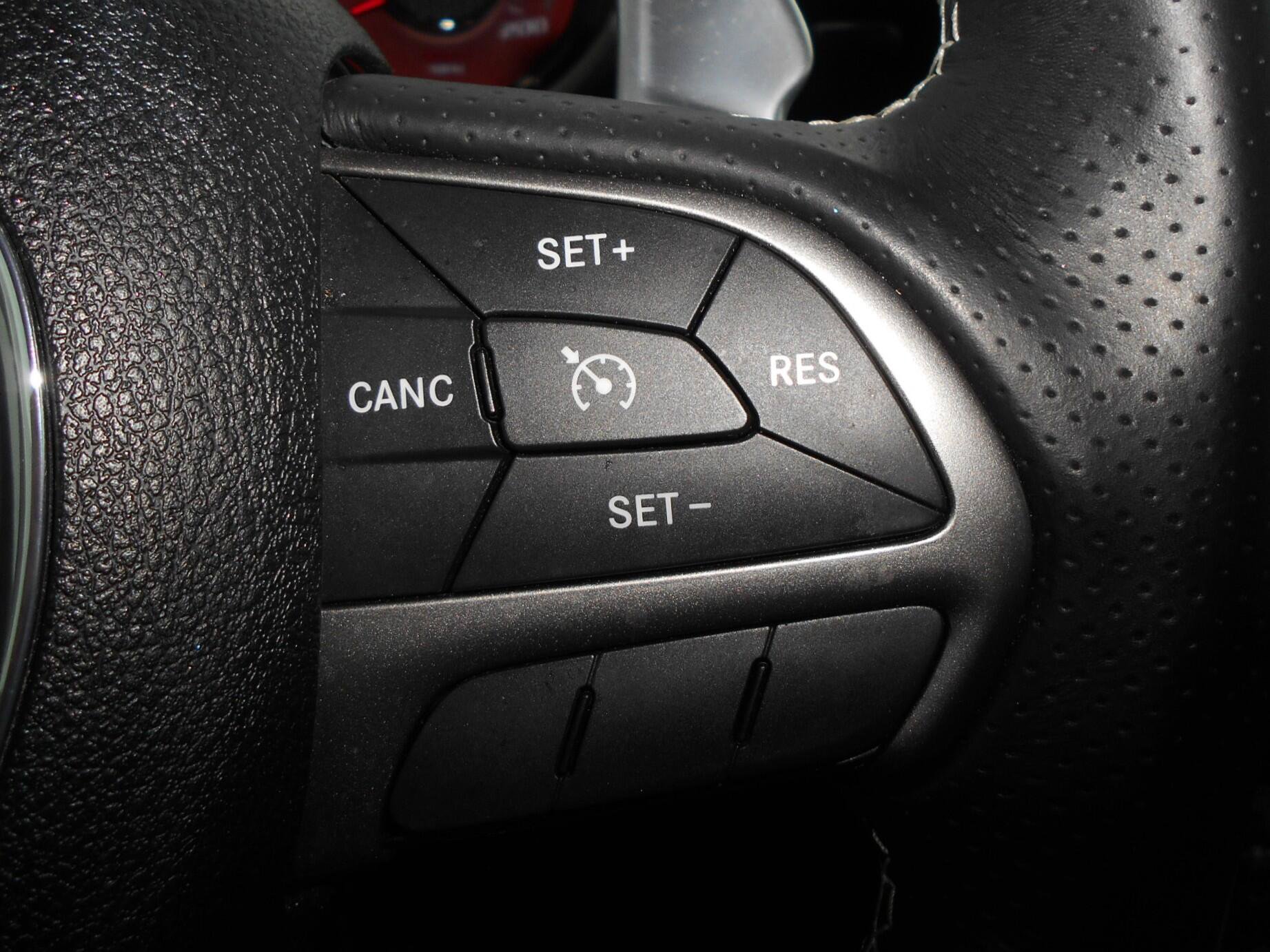 Used 2015 Dodge Challenger SRT Hellcat RWD image 16