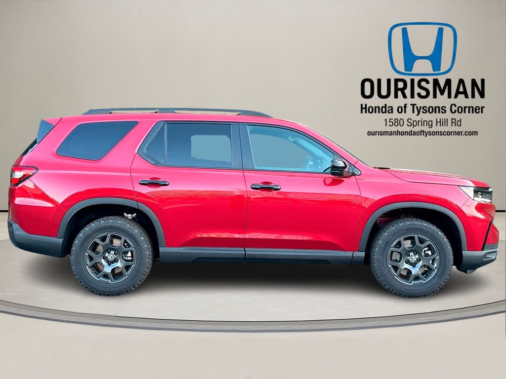 New 2025 Honda Pilot TrailSport image 2