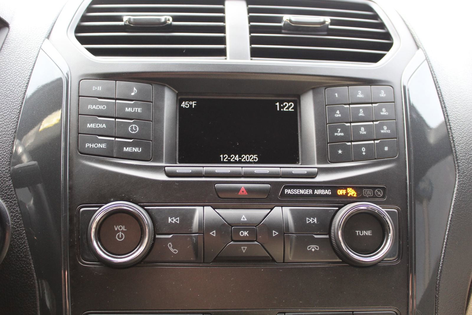 Used 2019 Ford Explorer 4WD w/ Class III Trailer Tow Package image 16