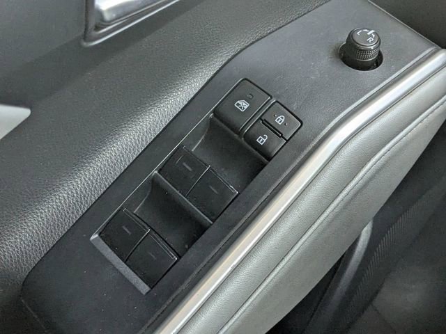 Used 2022 Toyota Highlander XLE image 27