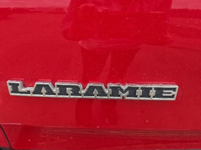 Used 2020 RAM 1500 Laramie AWD/4WD image 9