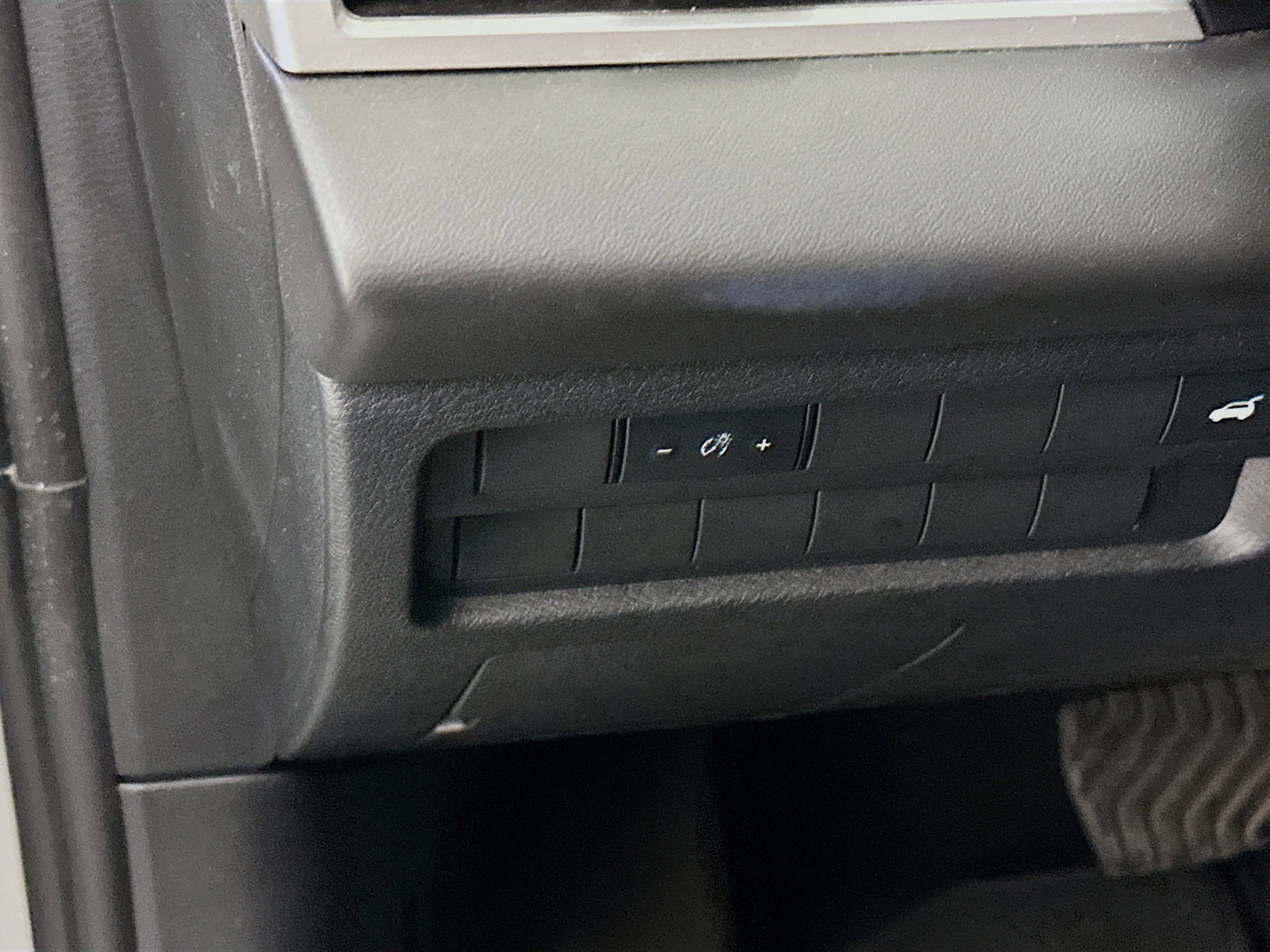 Used 2024 Mitsubishi Outlander SE Black Edition image 17