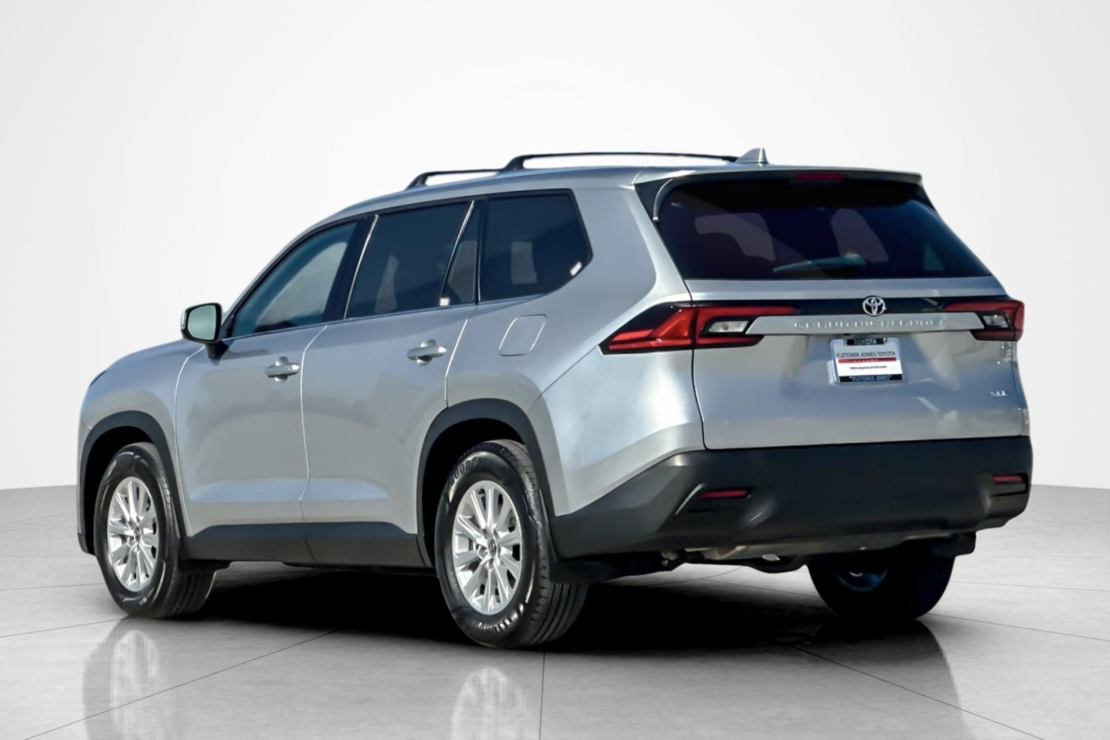 Certified 2026 Toyota Grand Highlander FWD image 3