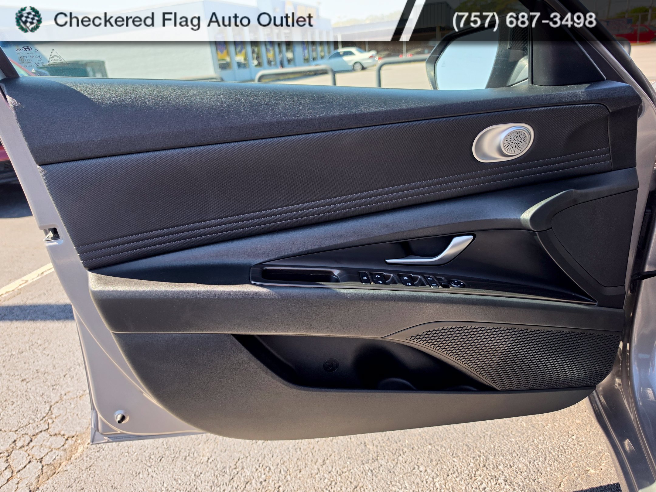 Used 2022 Hyundai Elantra SEL w/ Convenience Package FWD image 15