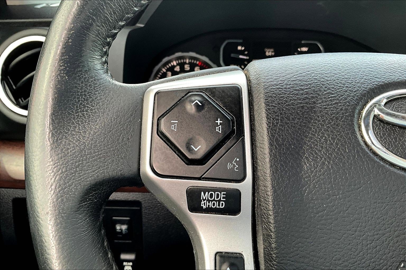 Used 2021 Toyota Tundra Limited w/ Limited Premium Package image 13