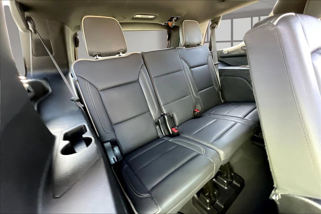 Used 2024 GMC Yukon SLT RWD image 25
