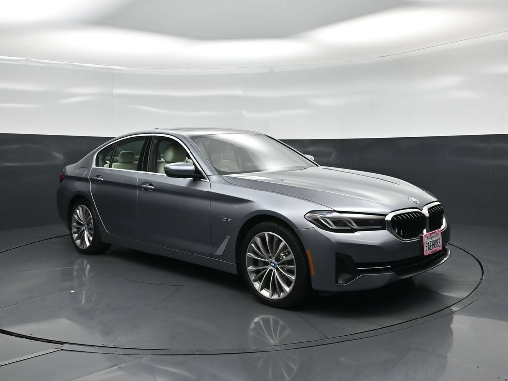 Used 2022 BMW 530e w/ Convenience Package RWD image 21
