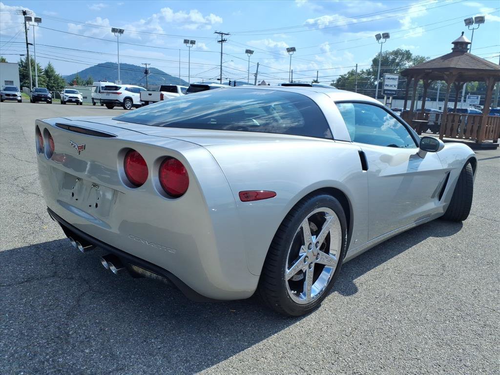 Used 2008 Chevrolet Corvette Coupe w/ Preferred Equipment Group RWD image 4