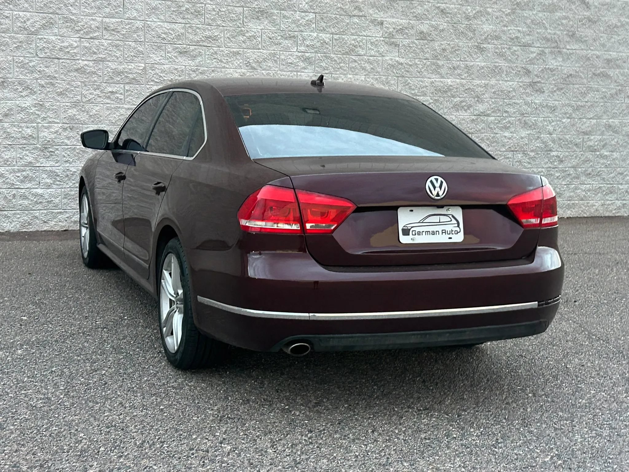 Used 2014 Volkswagen Passat TDI SEL Premium FWD image 5