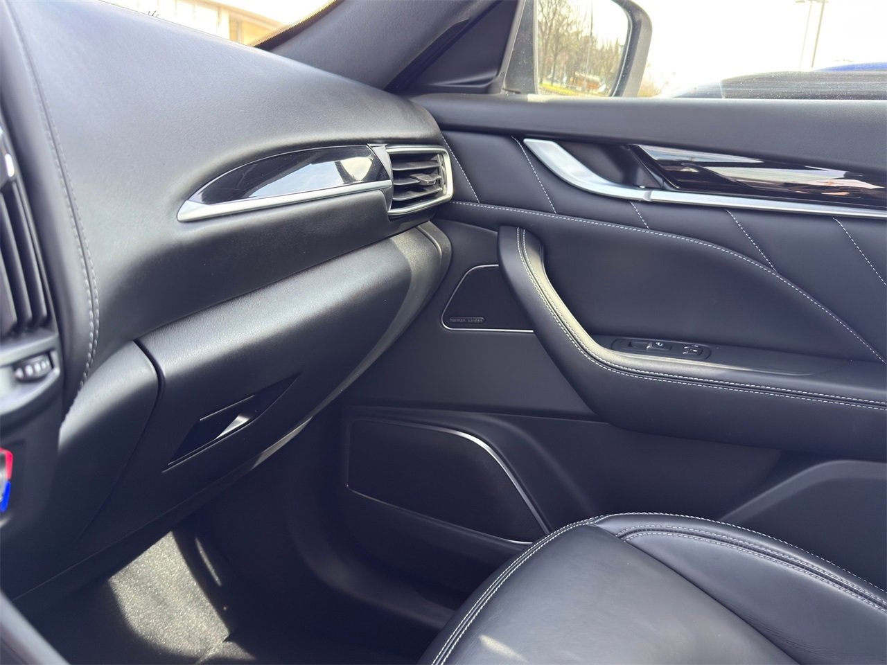 Certified 2023 Maserati Levante GT image 29