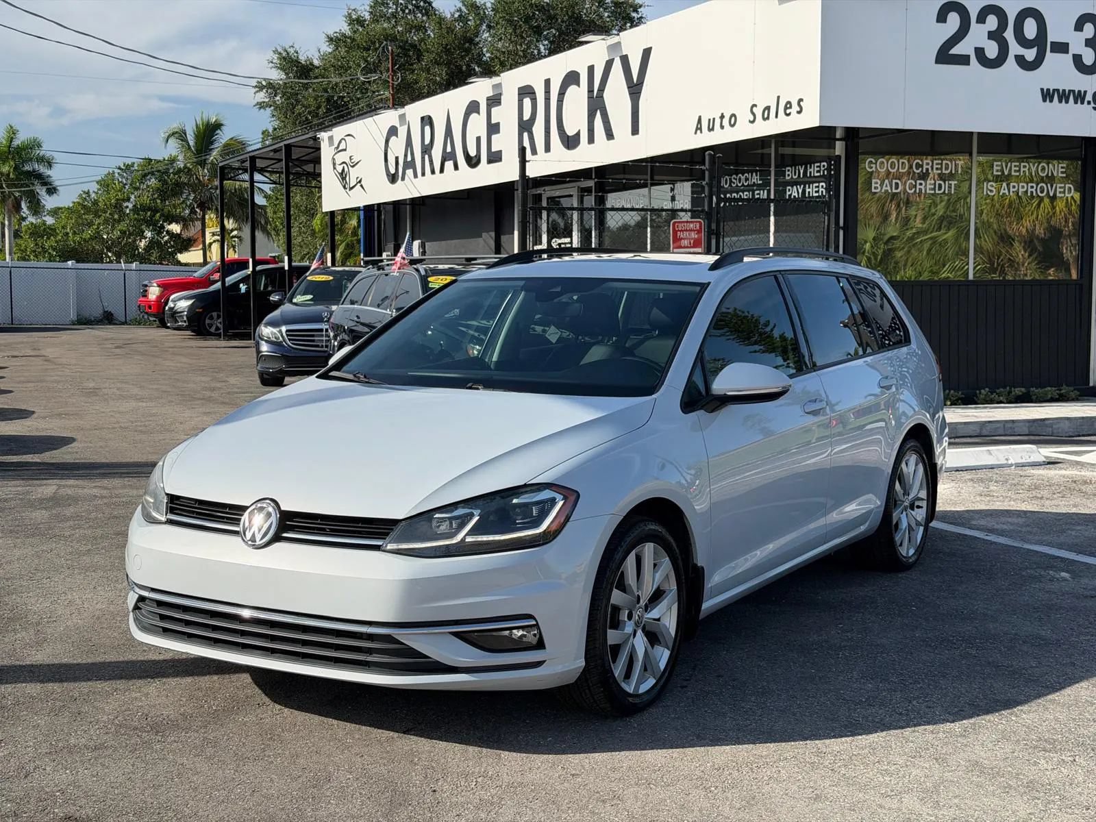 Used 2019 Volkswagen Golf SE
