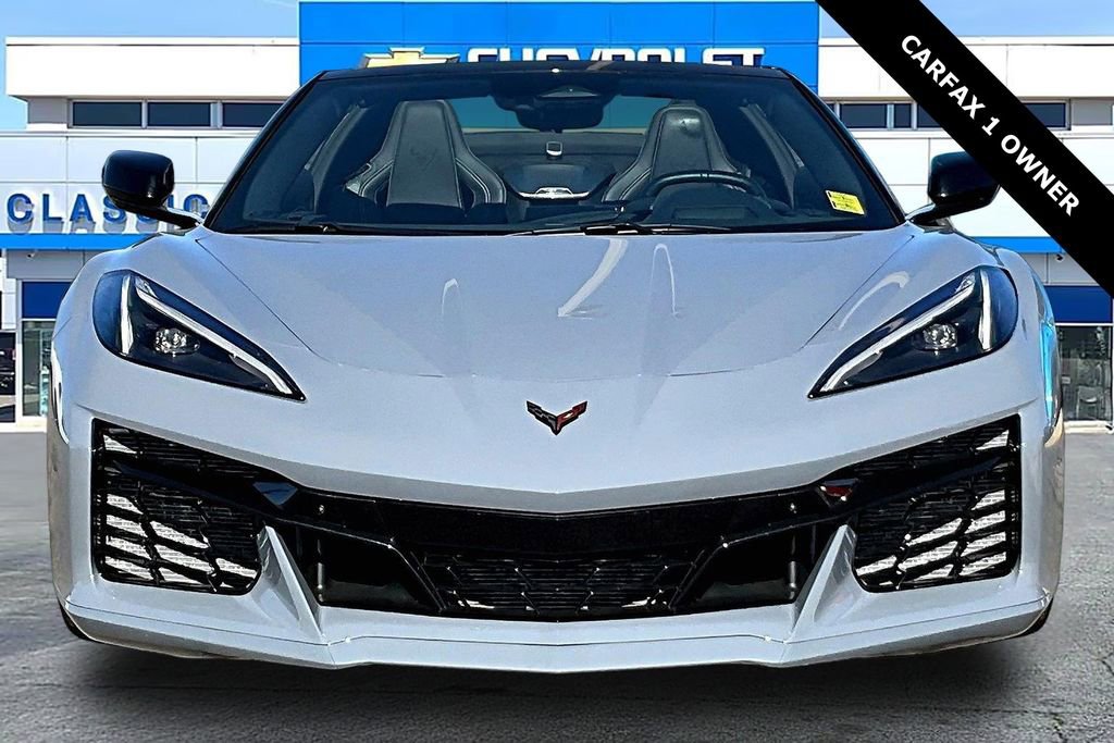 Used 2025 Chevrolet Corvette Z06 image 2