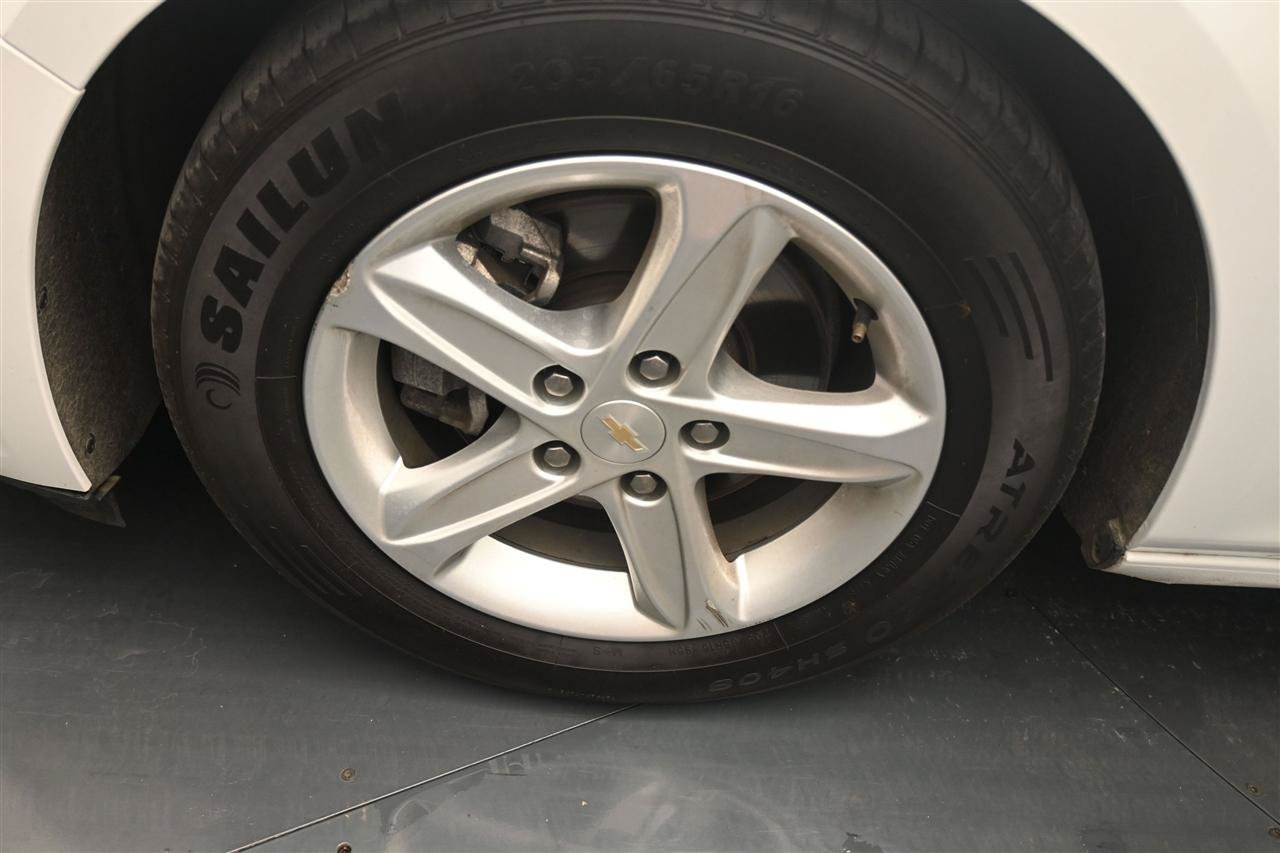 Used 2023 Chevrolet Malibu LS FWD image 16