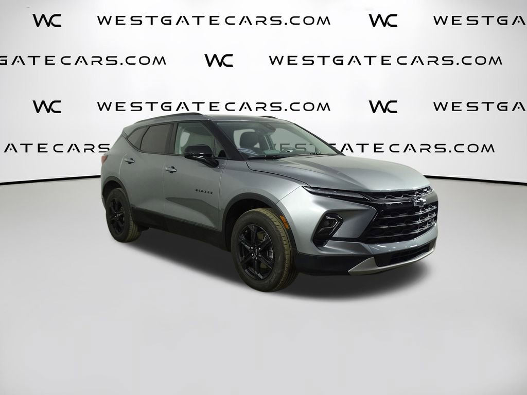 Used 2024 Chevrolet Blazer LT w/ Convenience Package FWD image 2