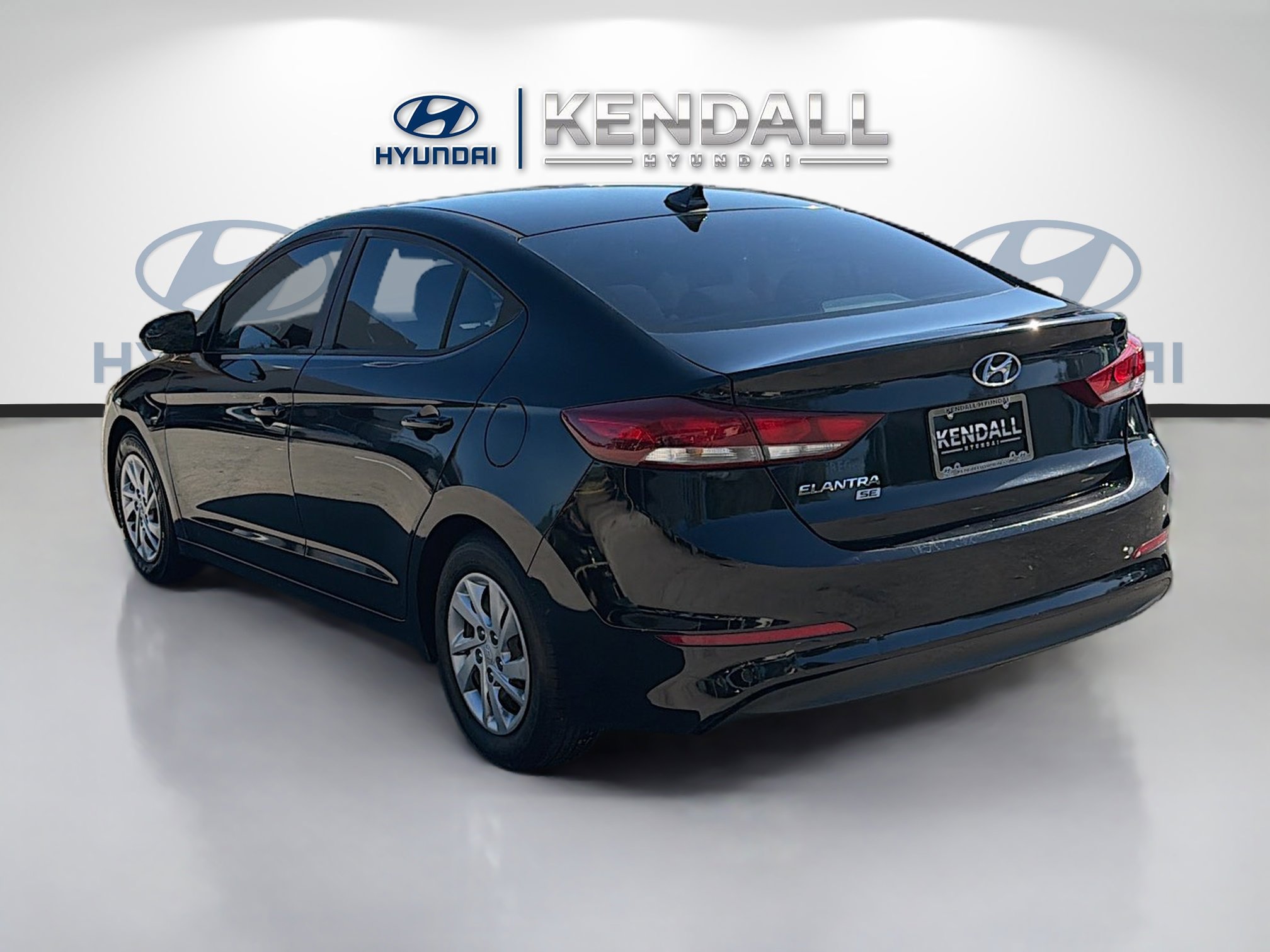 Used 2017 Hyundai Elantra SE image 4