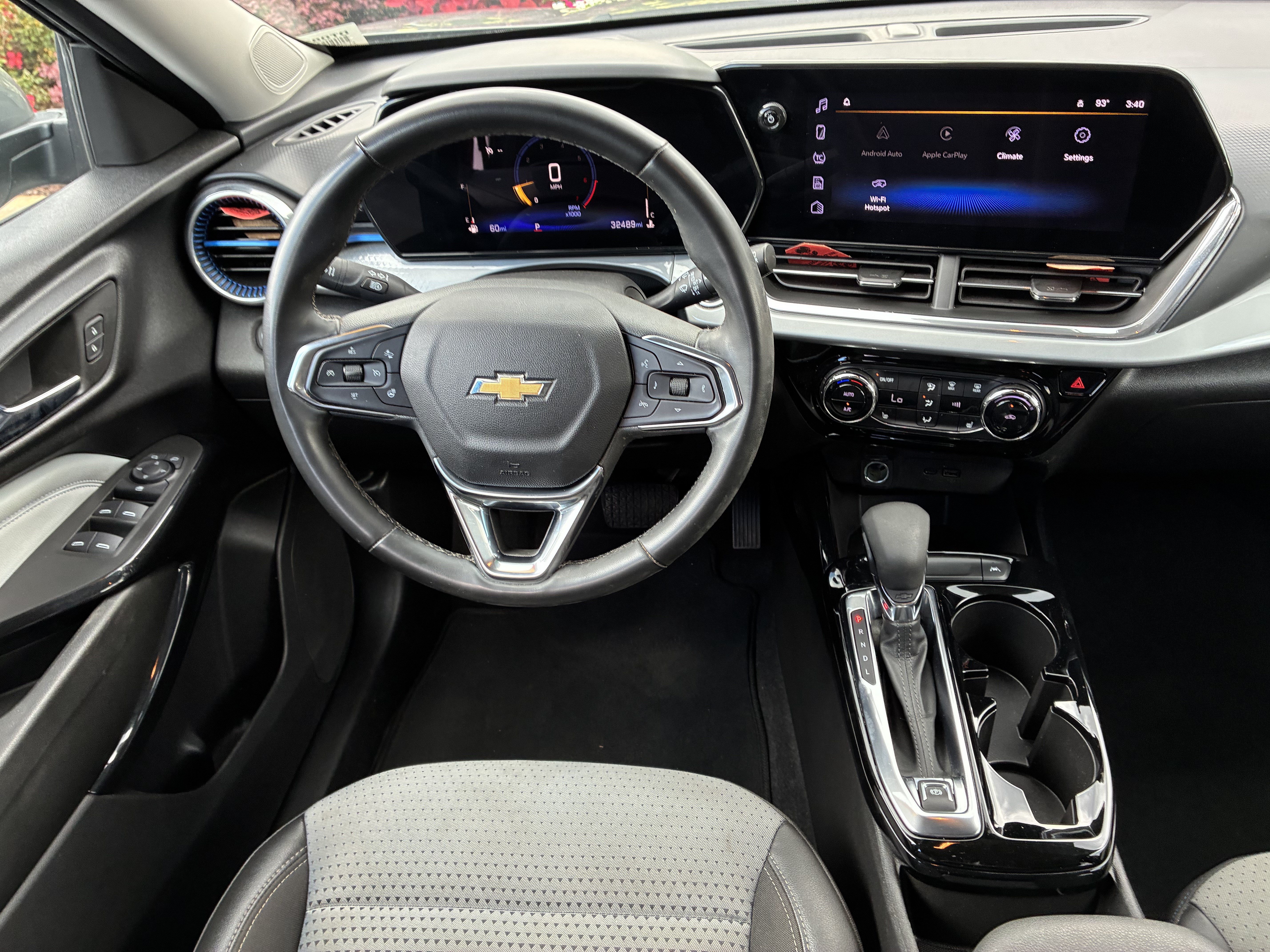 Used 2025 Chevrolet Trax LT w/ Driver Confidence Package FWD image 20