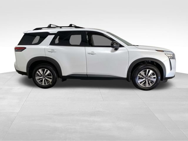 New 2026 Nissan Pathfinder SL FWD image 2