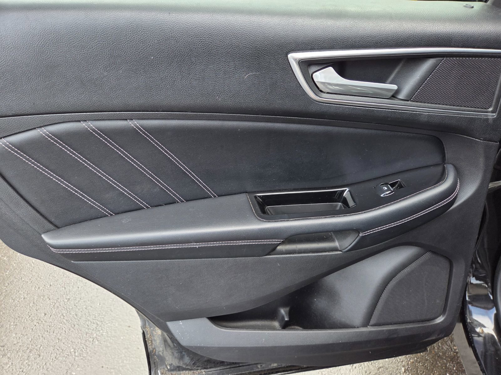 Used 2015 Ford Edge Sport w/ Equipment Group 401A FWD image 10