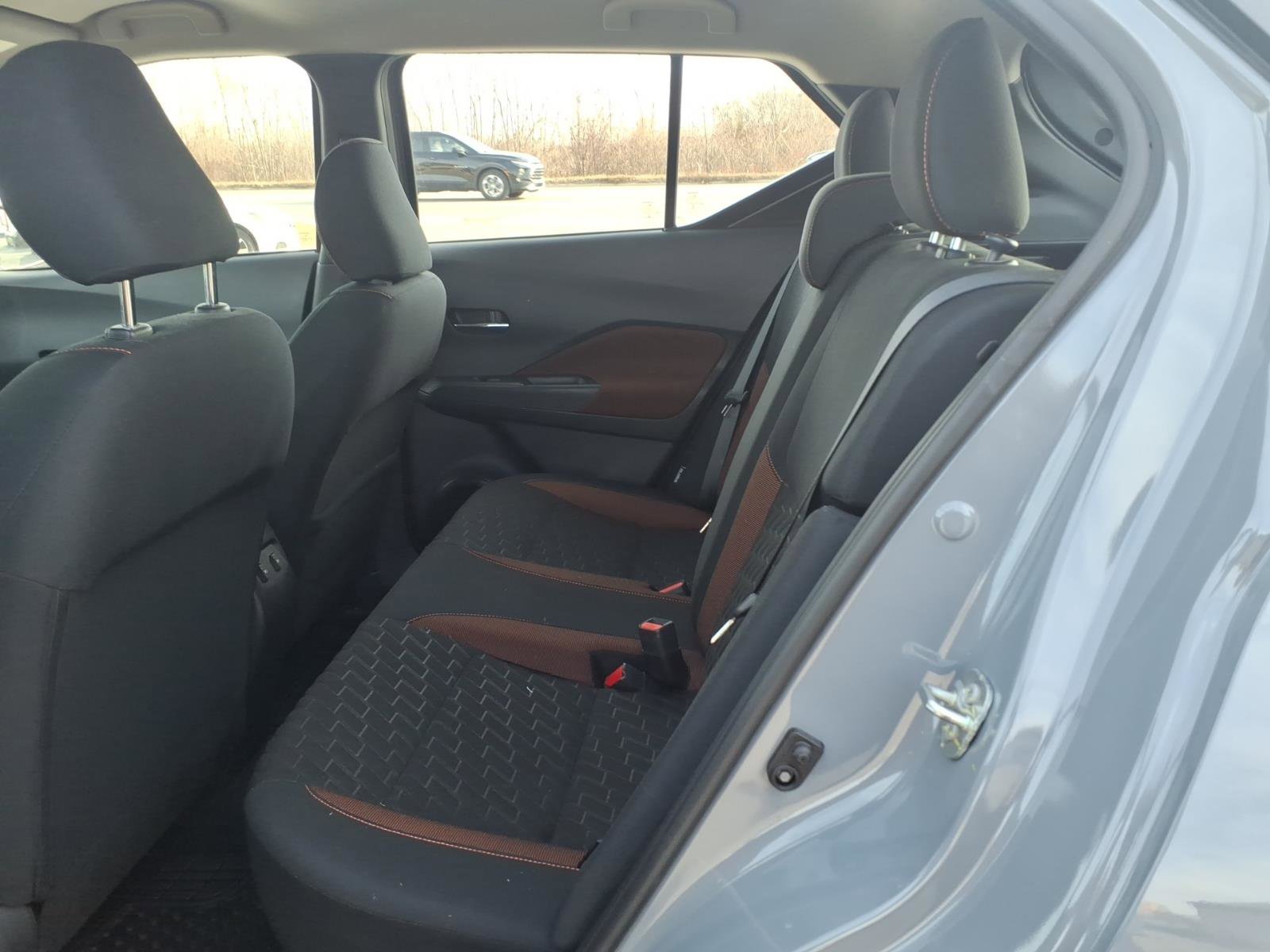 Used 2023 Nissan Kicks SR image 9