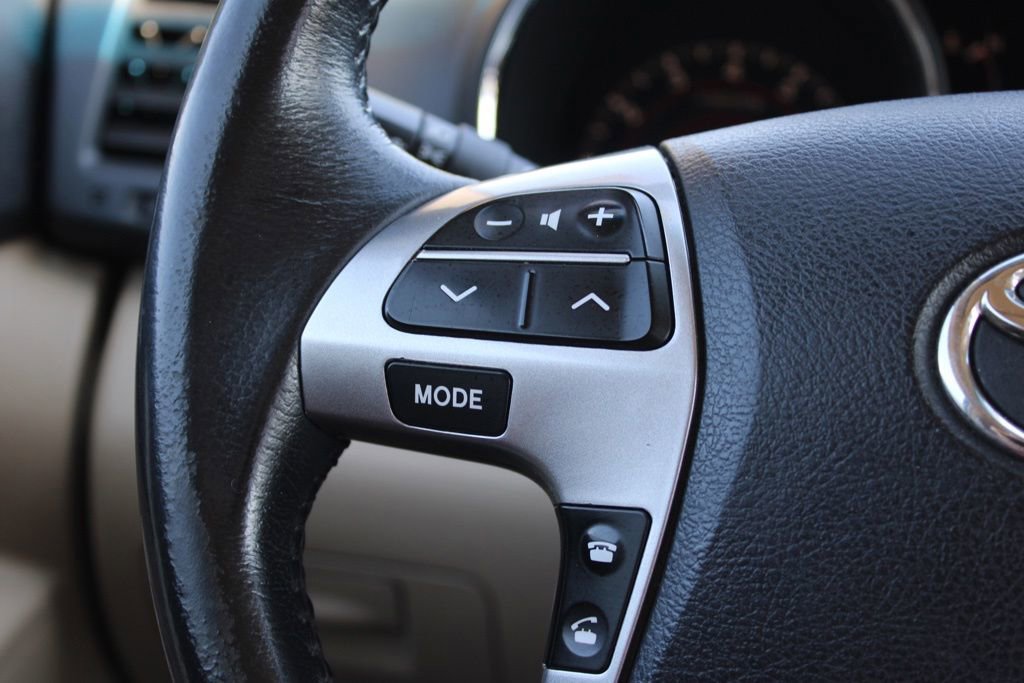Used 2013 Toyota Highlander SE AWD/4WD image 32