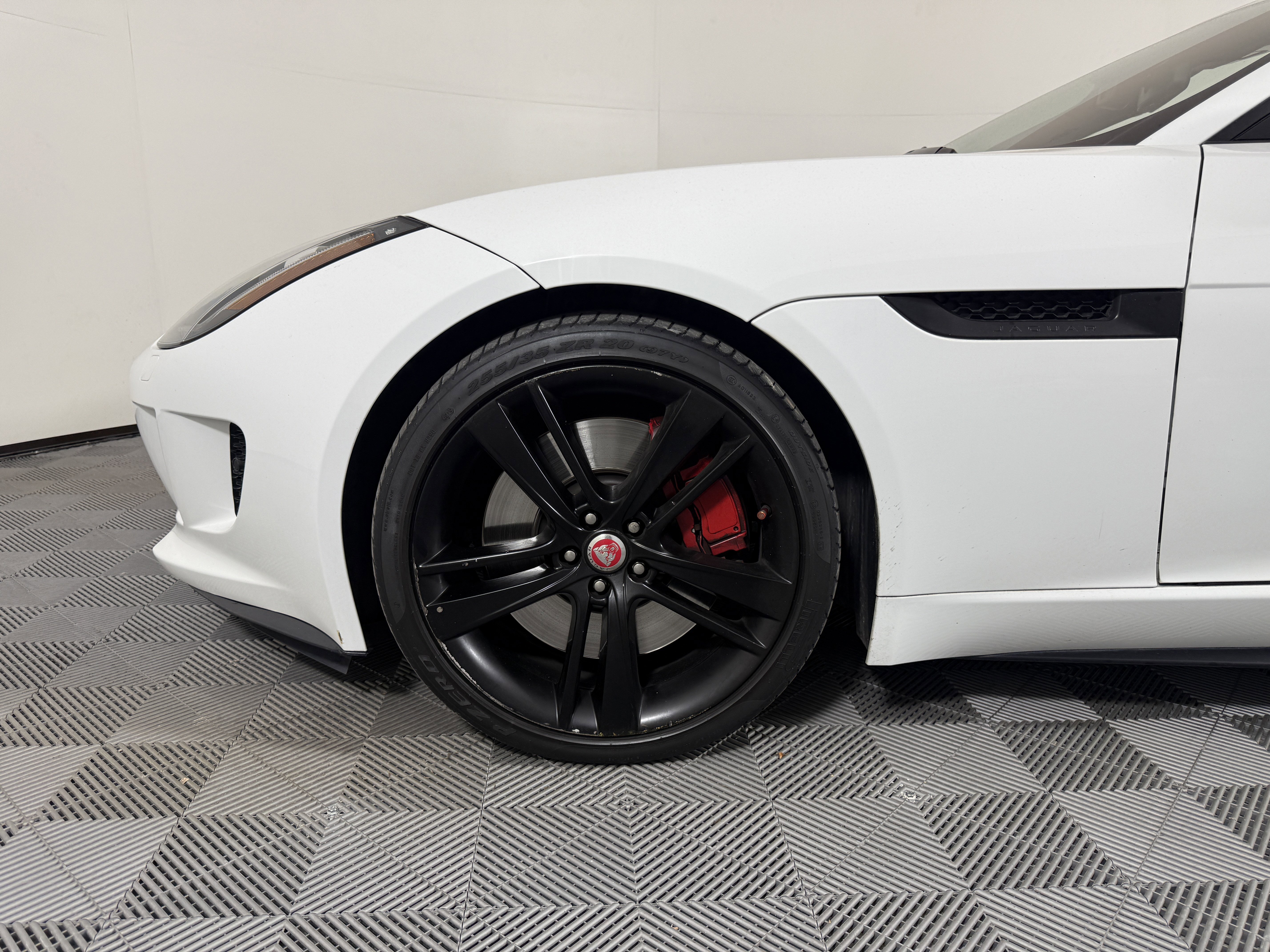 Used 2015 Jaguar F-TYPE S image 10