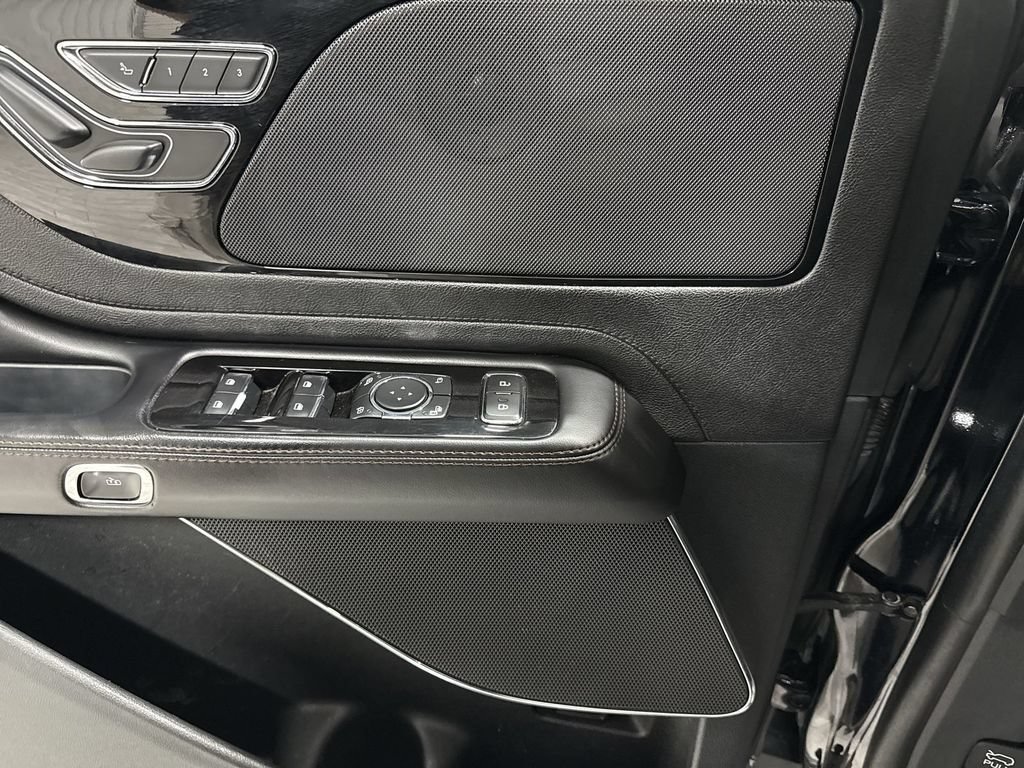 Used 2023 Lincoln Aviator AWD image 25