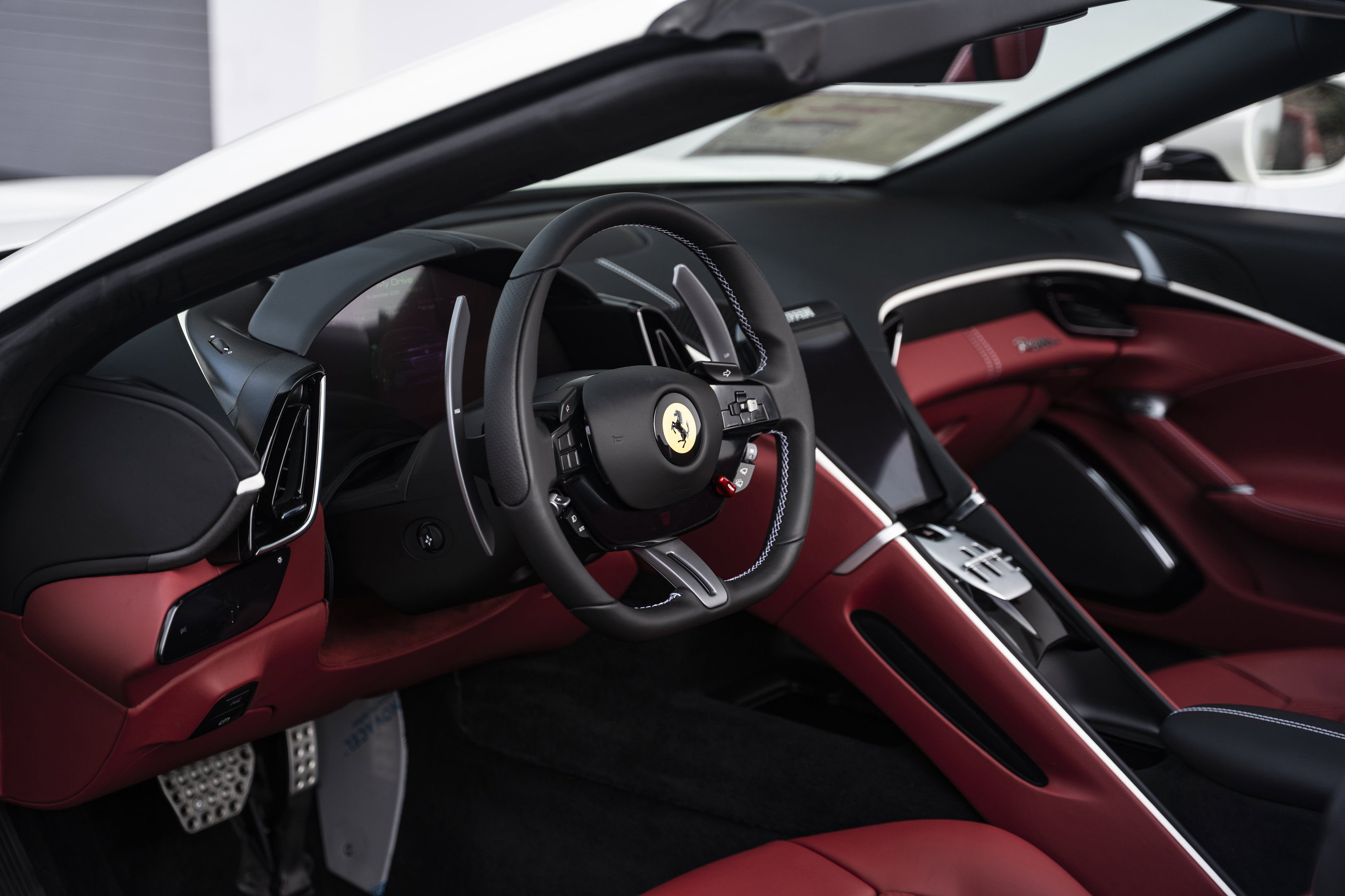 Used 2026 Ferrari Roma Spider RWD image 32