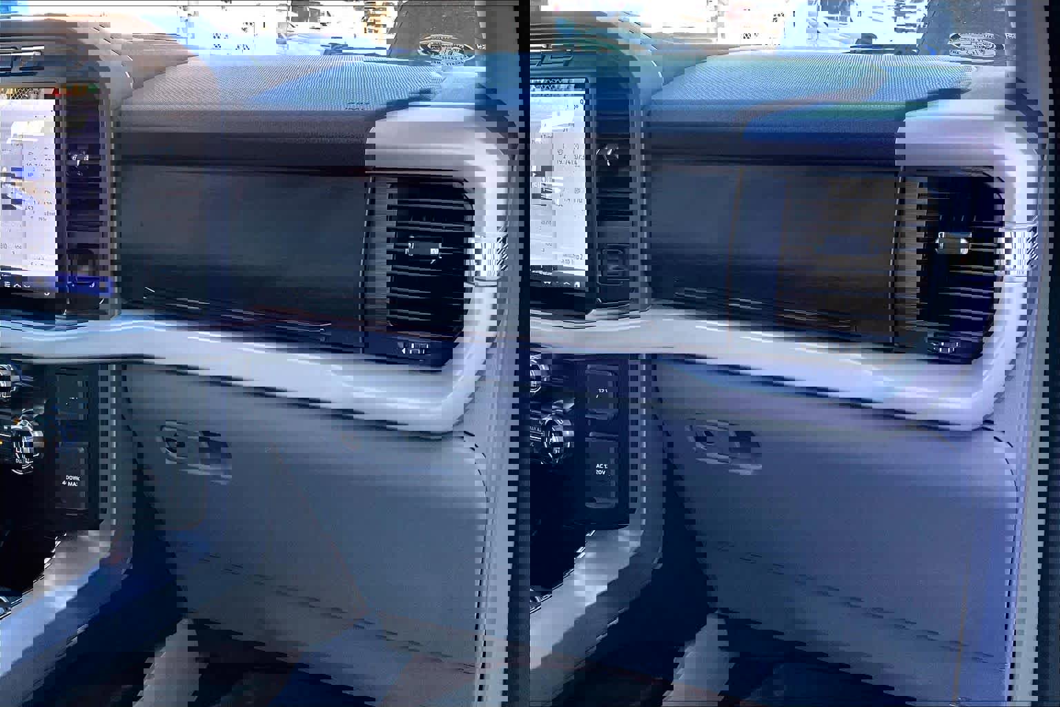 Certified 2021 Ford F150 XLT w/ Equipment Group 302A High image 22