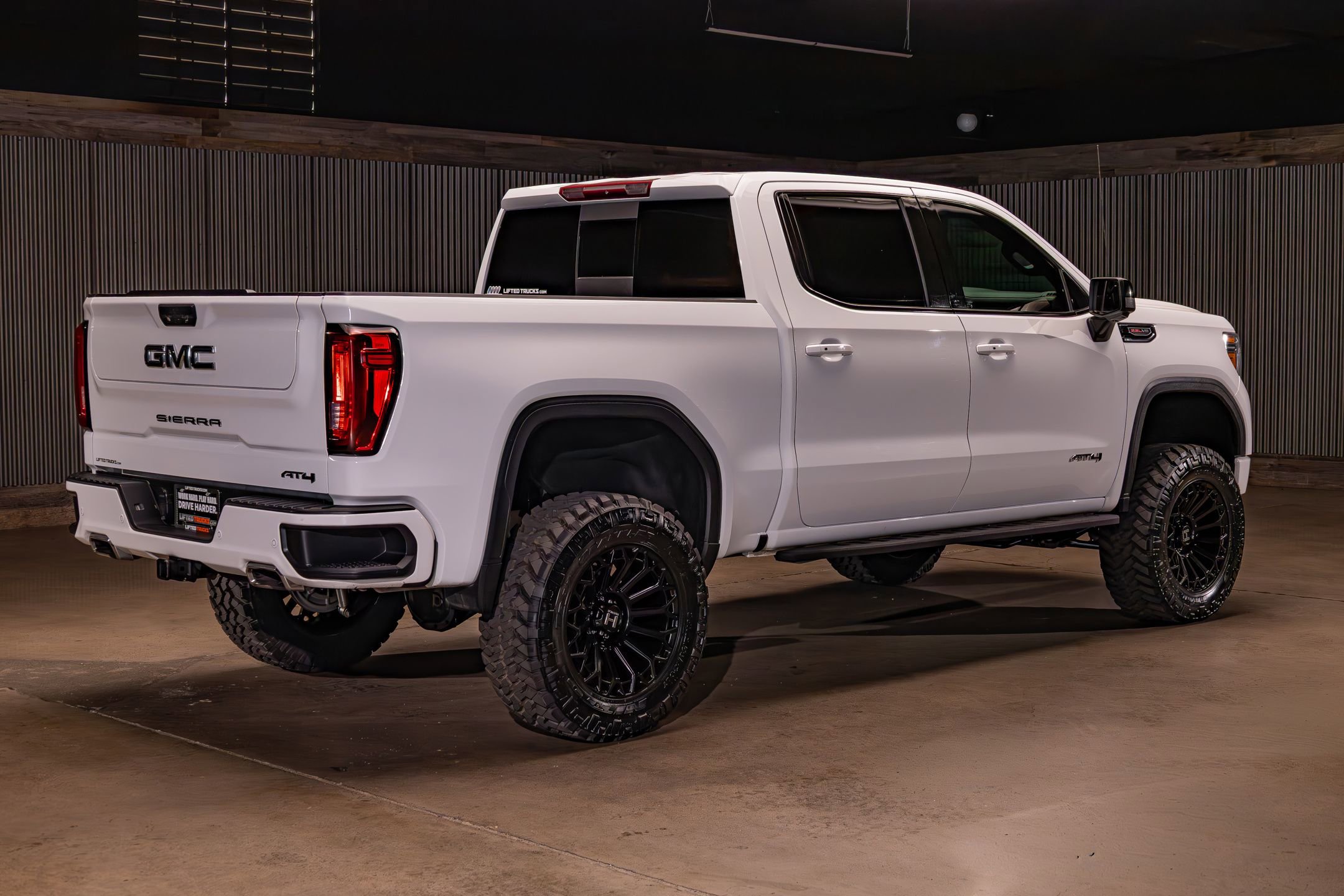 Used 2022 GMC Sierra 1500 AT4 w/ AT4 Premium Package AWD/4WD image 10