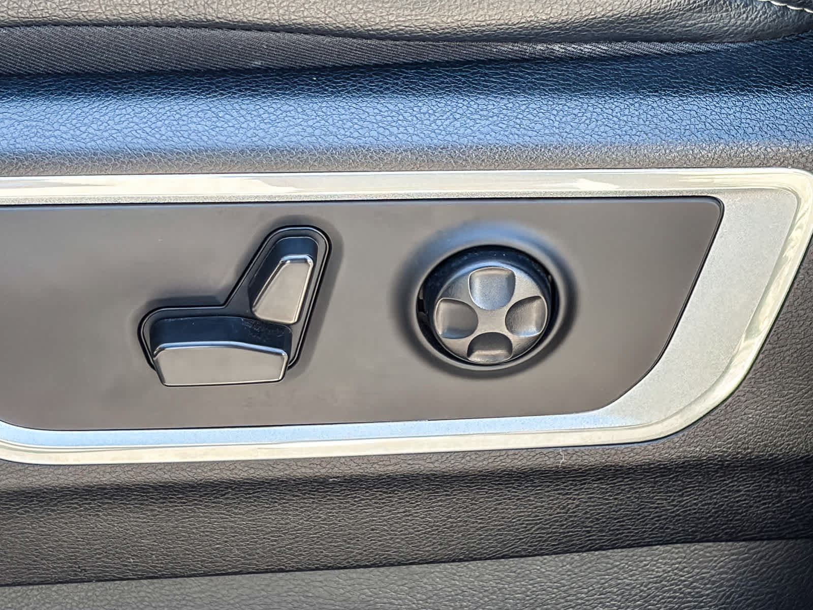 Used 2021 RAM 1500 Laramie AWD/4WD image 20