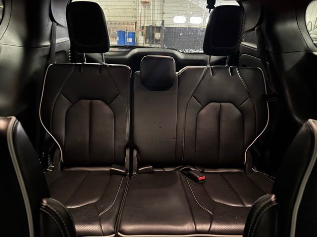 Certified 2025 Chrysler Pacifica Limited image 22