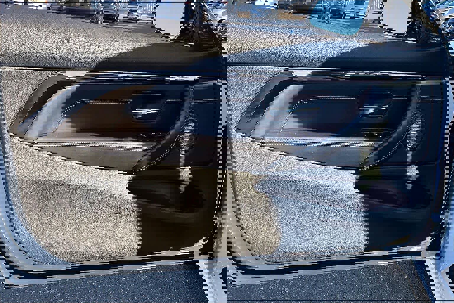 Used 2017 BMW M4 Convertible image 25